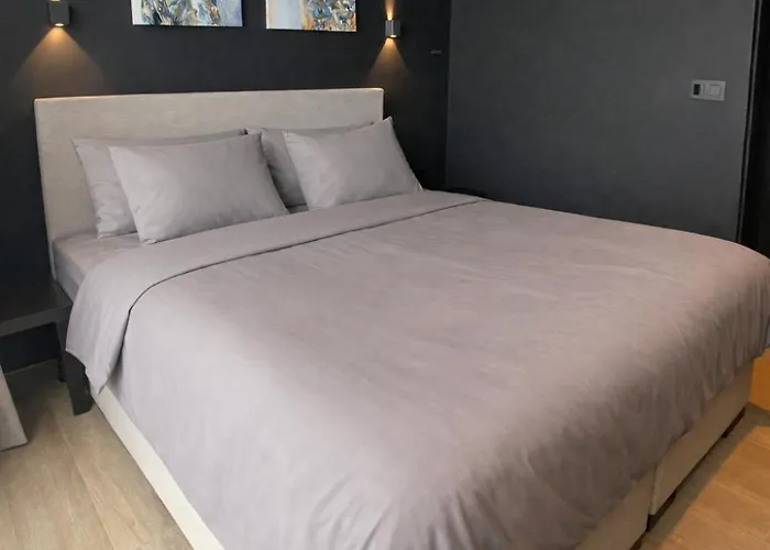 En Hauteheure Contemporain Au Coeur Des Ardennes Somme-Leuze